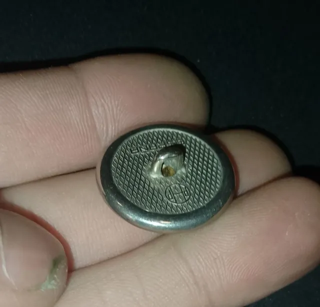 Botón militar antiguo ancla dorada