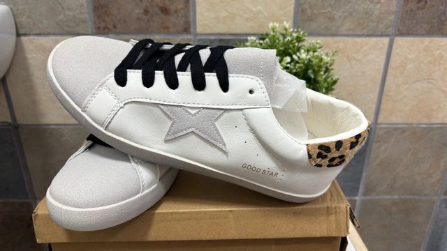 Zapatillas Good Star Blancas con Estrella Gris