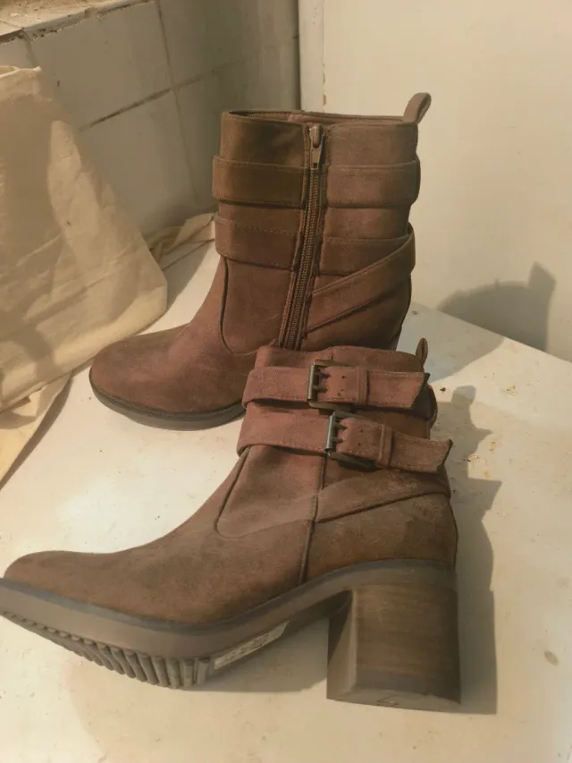 Botines marrones talla 39