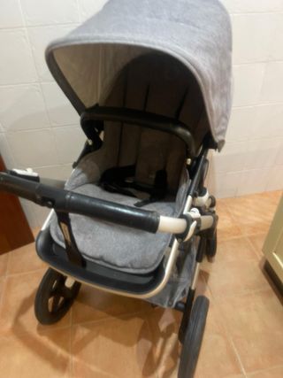 Carro Bugaboo gris con capazo incluido