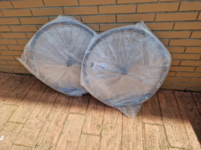 Ruedas carbono DT Swiss 30mm internas nuevas