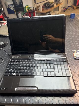 Portátil Toshiba L505 Negro