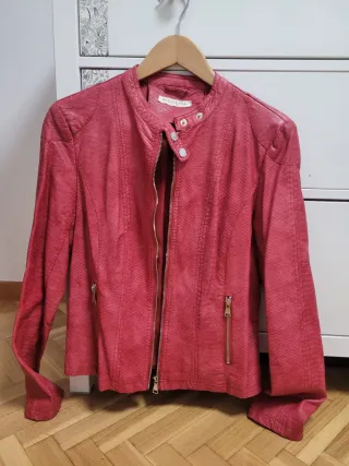 Cazadora efecto piel mujer