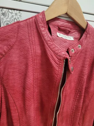 Cazadora efecto piel mujer