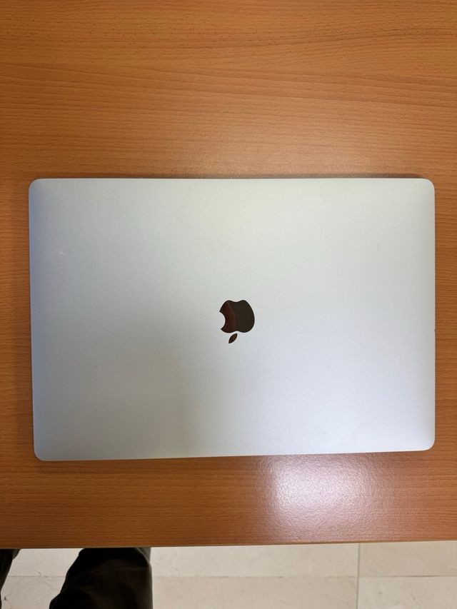MacBook Pro 16 Intel i7 16GB/500GB Plata