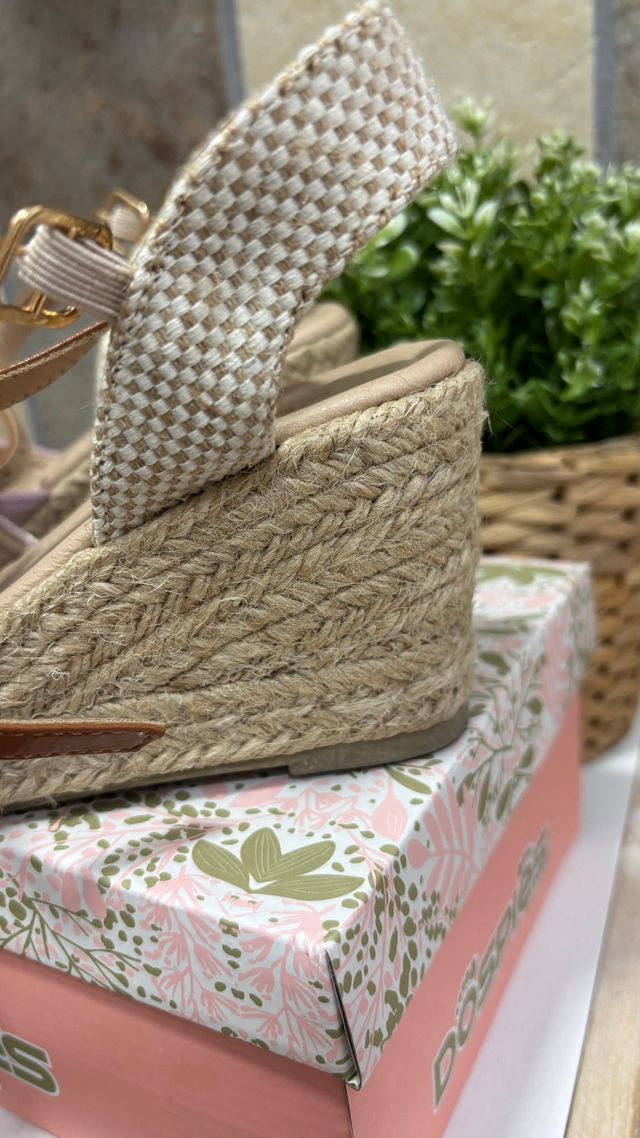 Zapatos cuña Dospies beige y rosa