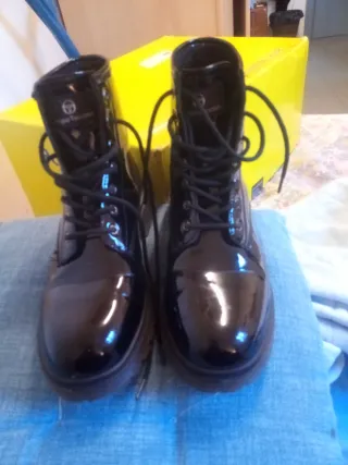 Anfibi Sergio Tacchini neri lucidi