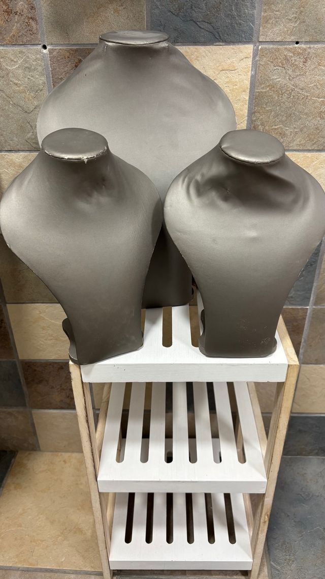 Juego de 3 expositores de diferente altura