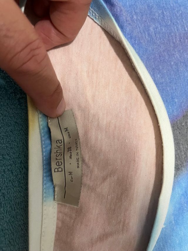 Camiseta Bershka Estampada Manga Corta Talla M