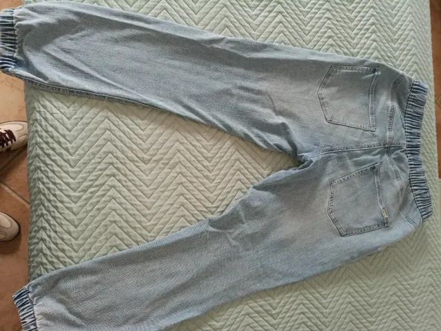 Pantalón vaquero Pull&Bear desgastado Talla S