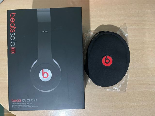 Beats Solo HD Caja con Funda Negra