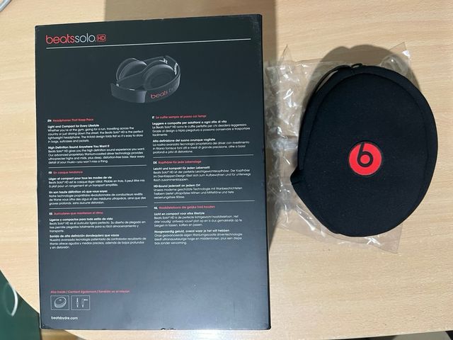 Beats Solo HD Caja con Funda Negra