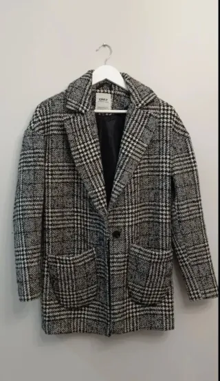 Abrigo cuadros Only