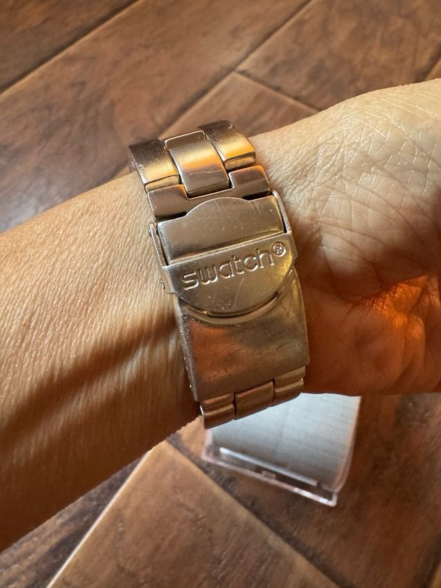 Reloj Swatch Cronógrafo Dorado Rosado