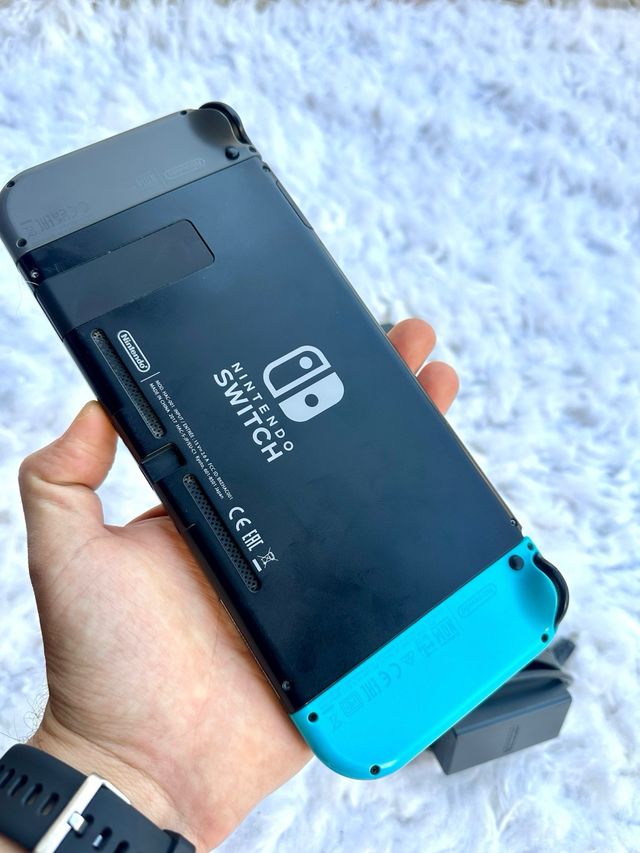 Nintendo Switch V1 2017 Console