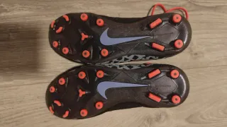 Botas fútbol Nike niño Talla 36