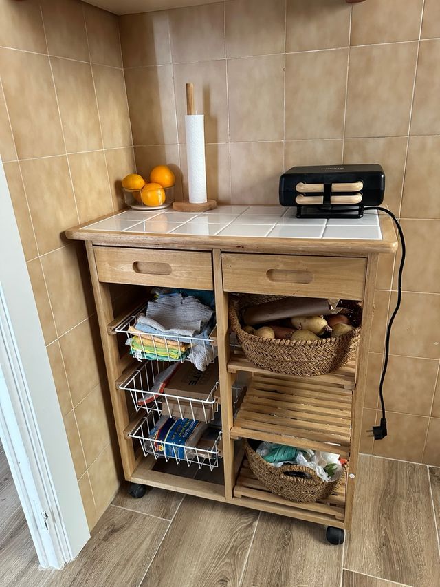 urge vender Mueble de cocina con ruedas