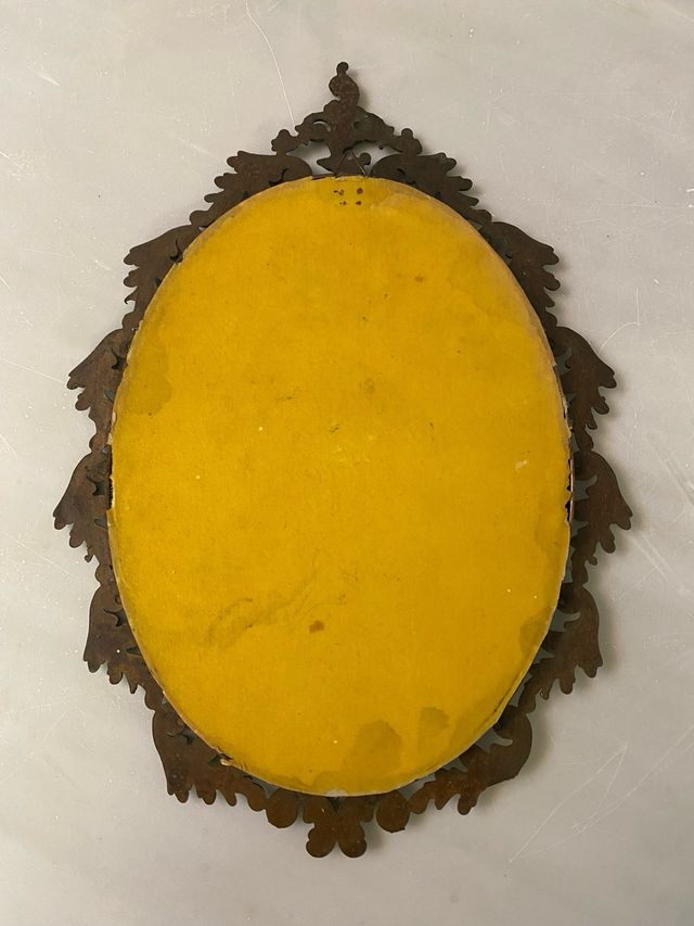 Quadretto ovale con cornice barocca