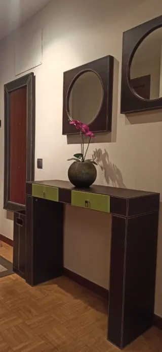 Ingresso con specchi decorativi