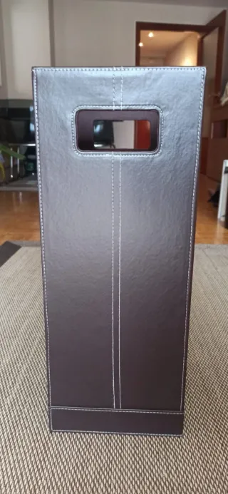 Ingresso con specchi decorativi