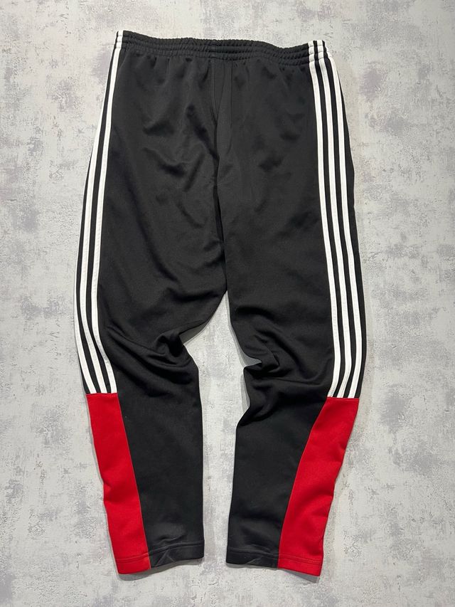 Pantalón Adidas Negro y Rojo