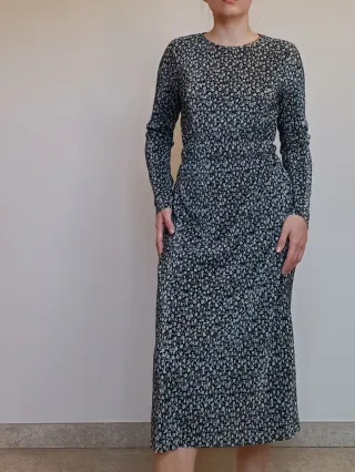 Vestido ZARA floral manga larga S