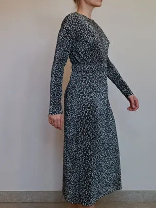 Vestido ZARA floral manga larga S