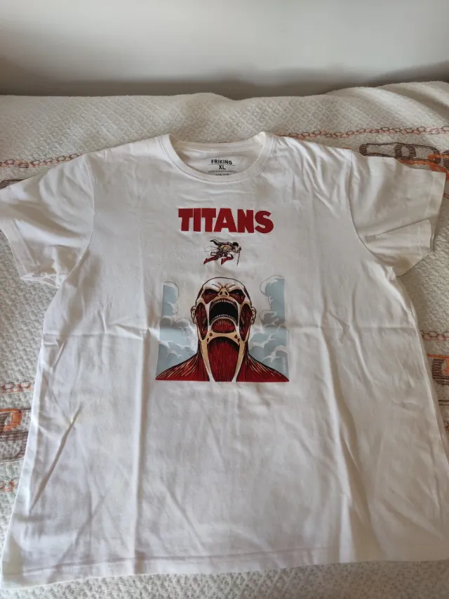 Camiseta Attack on Titans XL