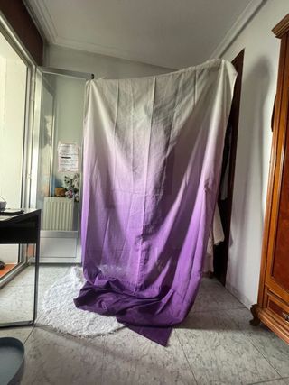 Cortinas moradas degradadas