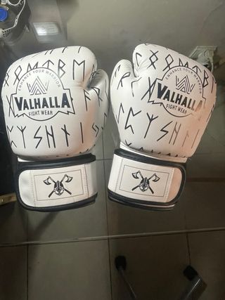 Guantes de boxeo Valhalla con runas de 12 oz