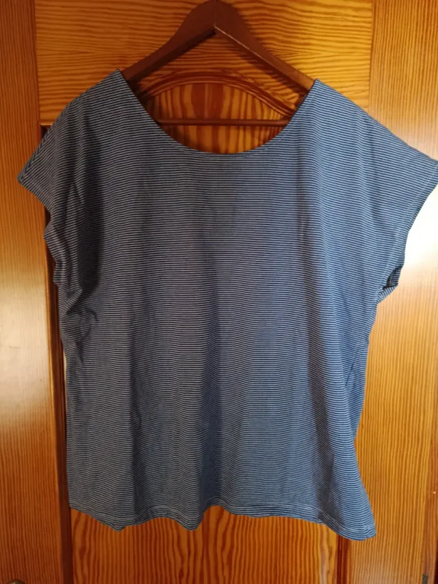 Camiseta marinera a rayas azul y blanco