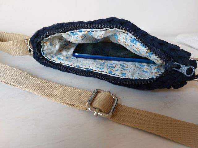 Bolso nuevo crochet beige y azul marino