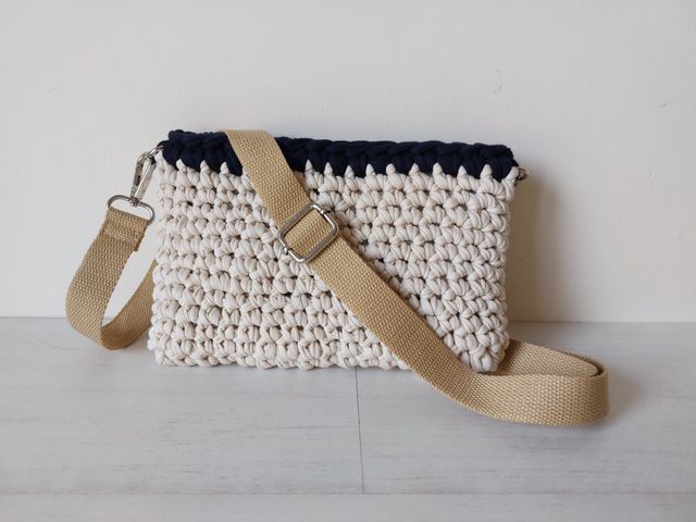 Bolso nuevo crochet beige y azul marino