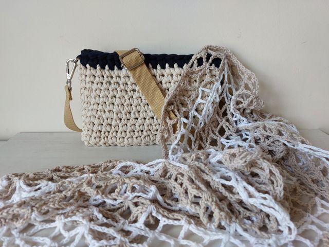 Bolso nuevo crochet beige y azul marino