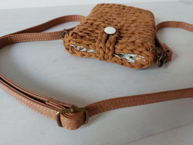Bolso crochet móvil camel nuevo