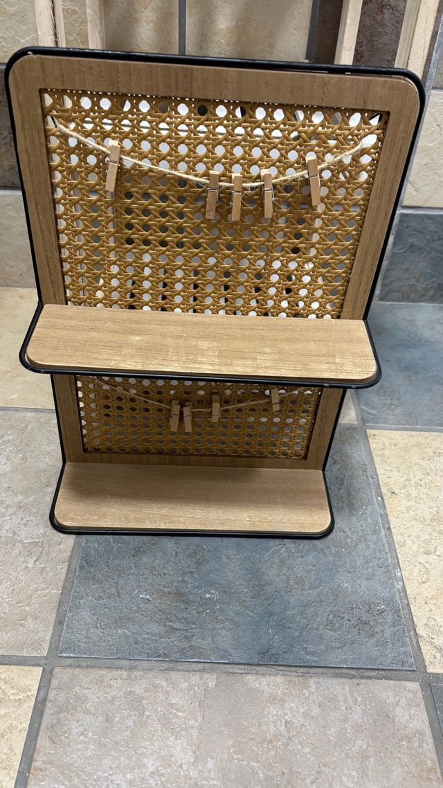 Estante Rattan y Madera