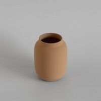 Jarrón minimalista bege