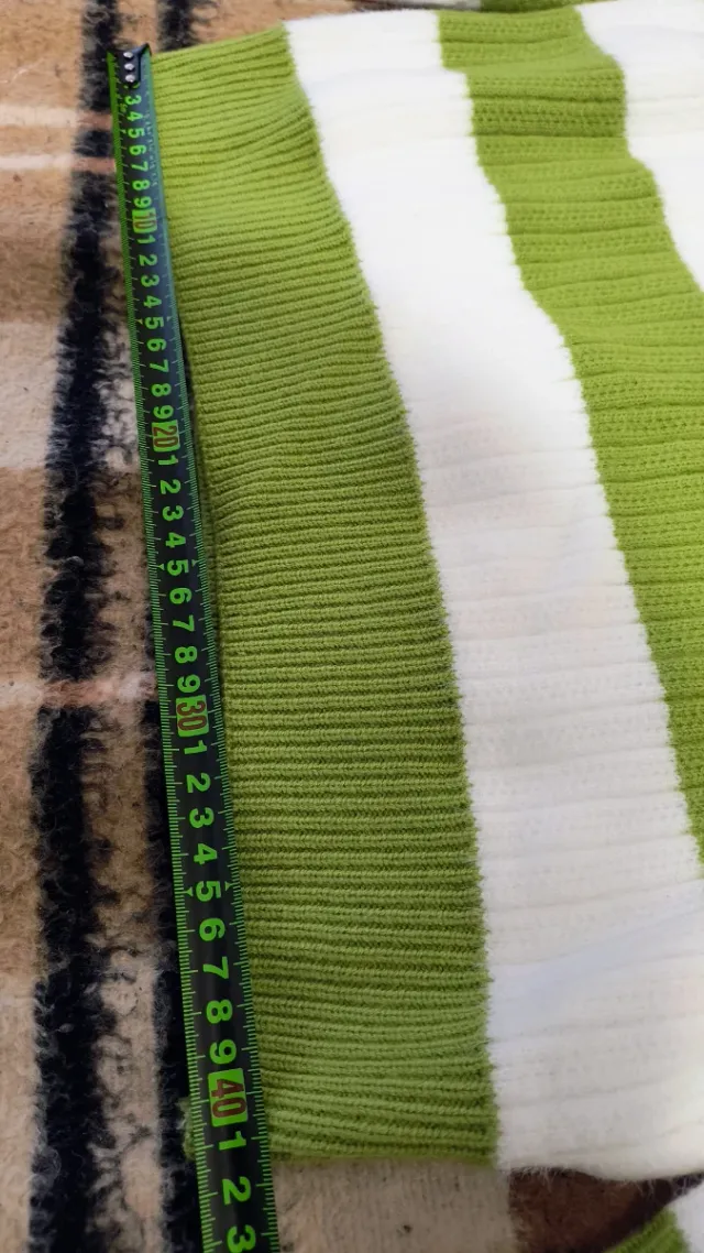 Suéter de mujer con forro polar nuevo sin usar