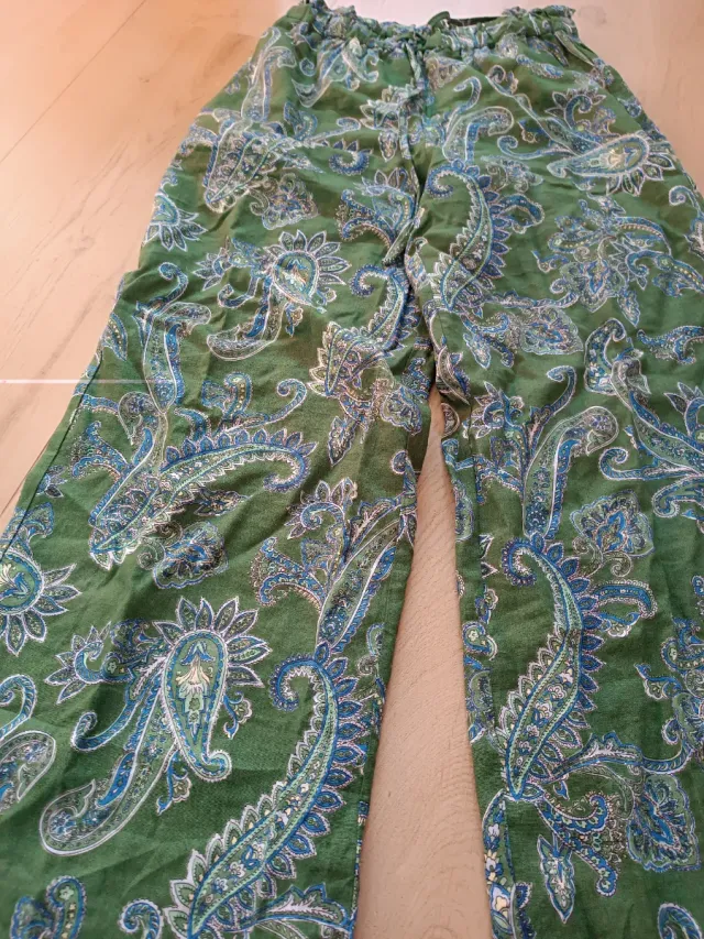 Pantalón estampado paisley Mango