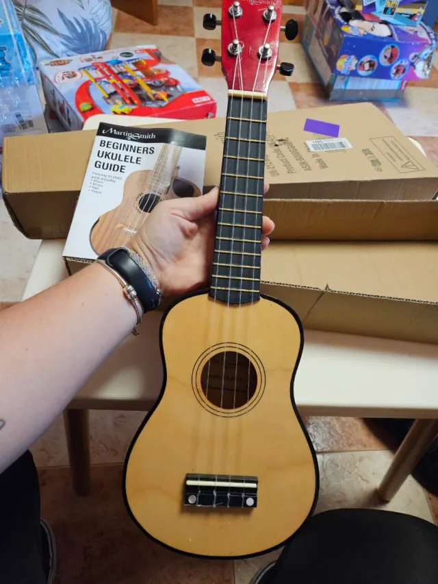Ukelele Martin Smith con guía