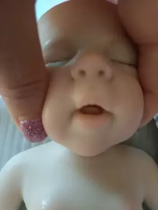 Bambolina Reborn in Silicone Platino Occhi Chiusi