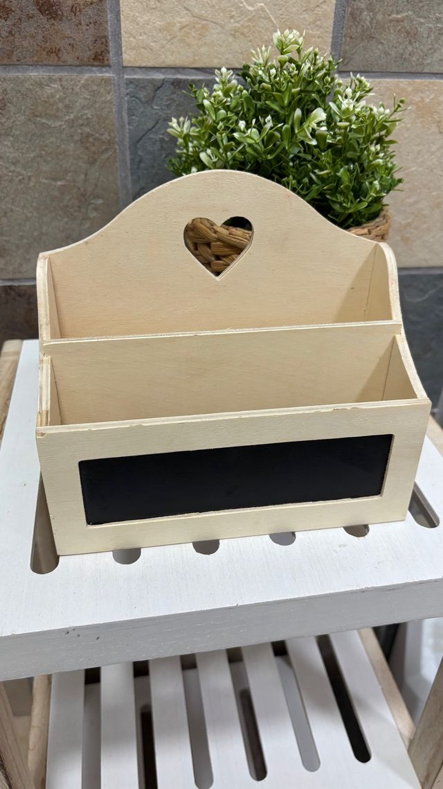 Cajas decorativas de madera y mimbre