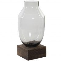 Jarro de vidro com base de madeira