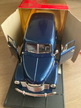 Coche MIRA Chevrolet Suburban (1950) Metal