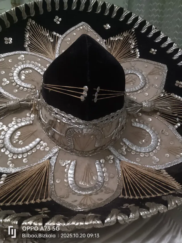 Sombrero Mexicano Auténtico Negro y plateado