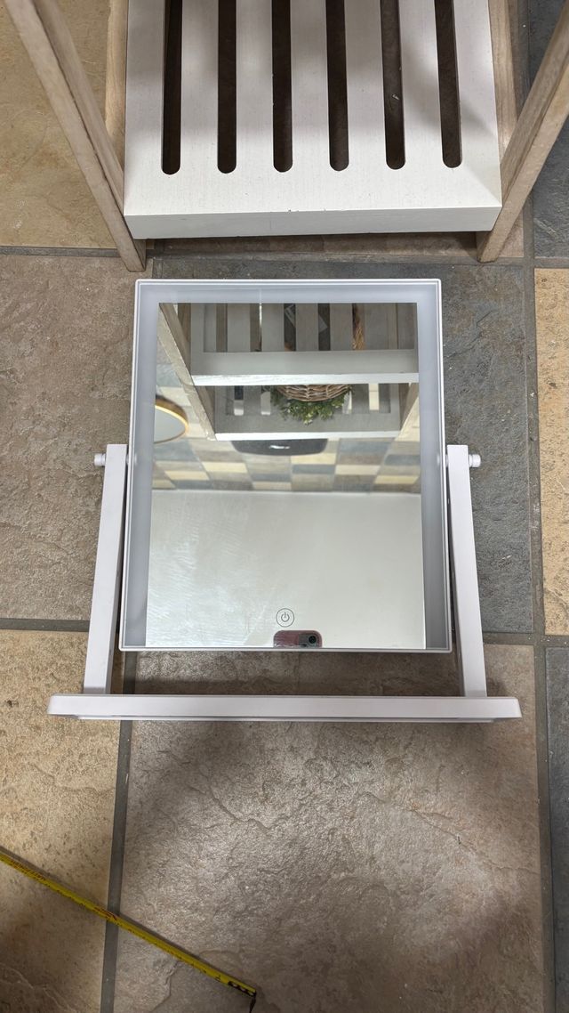 Espejo de tocador con luz LED y USB