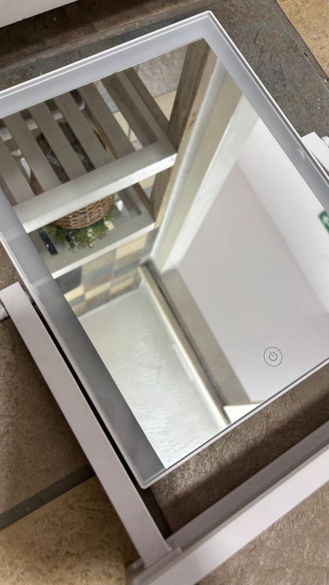 Espejo de tocador con luz LED y USB