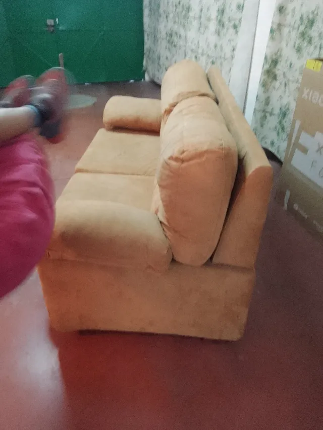 Sofá beige de tela y ante en muy buen estado