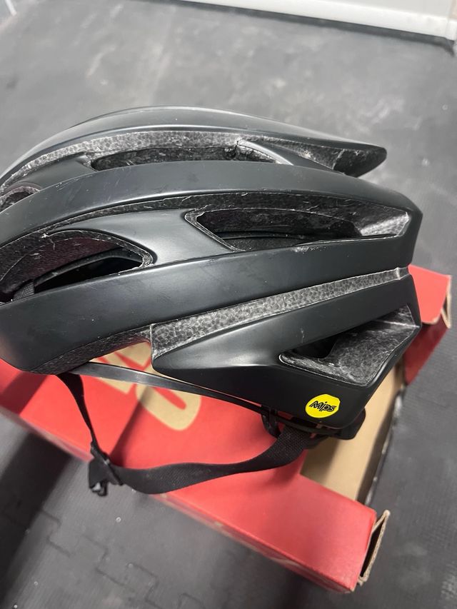 Casco Bell Stratus MIPS Talla M Negro