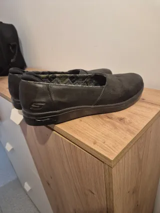 Zapatos Skechers Talla 39 Mujer  Usados 1 día